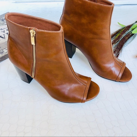 Cathy Jean Shoes - Cathy Jean Peep Toe Zip-up Booties